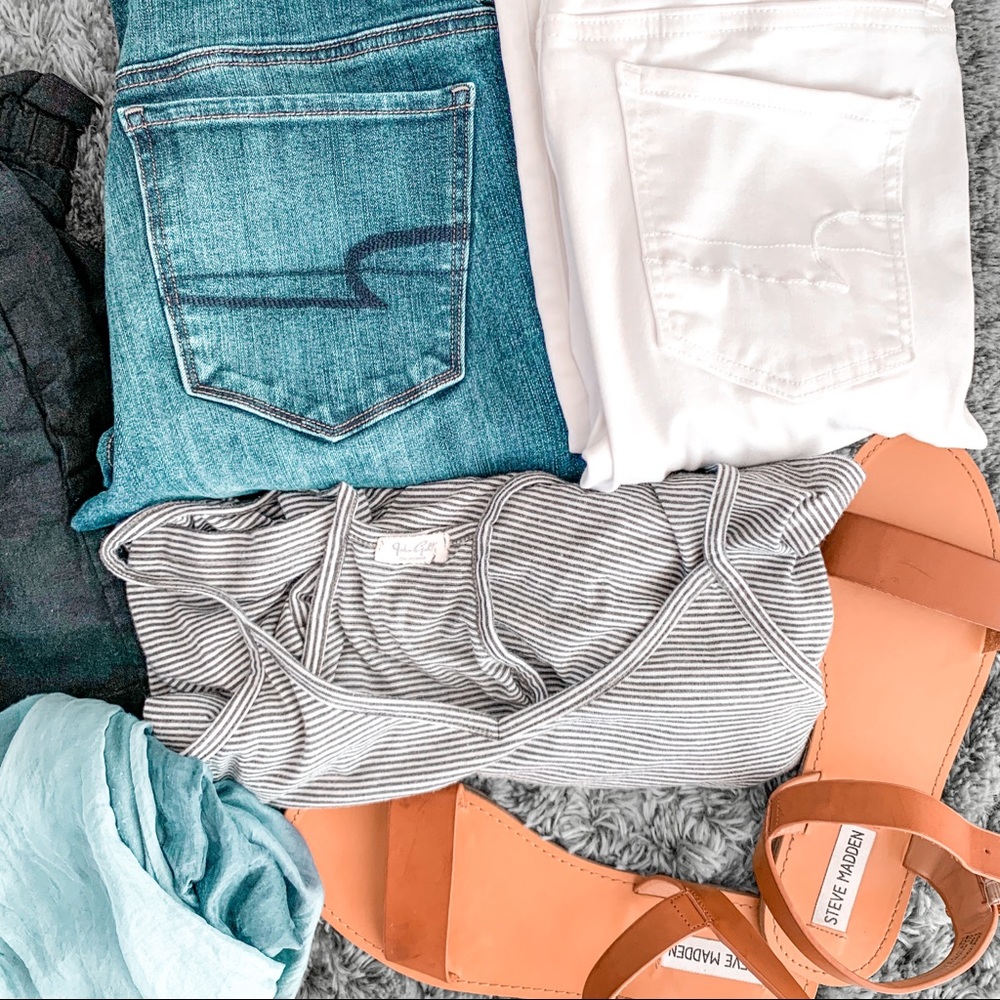 Follow my Instagram Closet: @crims.closett !!